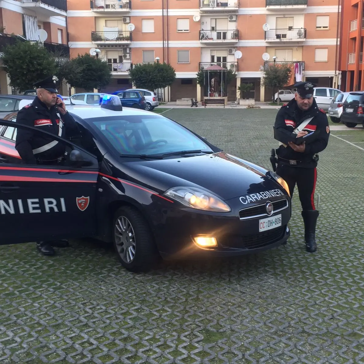 Rossano, perquisizioni nelle case popolari: arresti e denunce