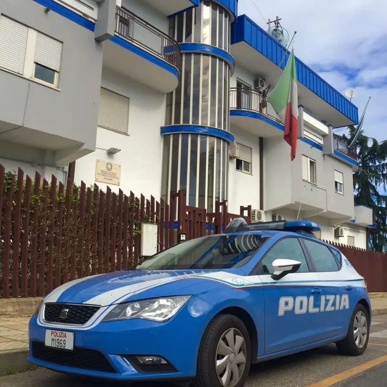 Rossano, perquisizione domiciliare: la polizia arresta un 34enne per spaccio di droga