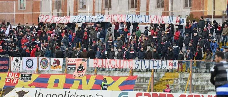 Cosenza, in Serie C due tifoserie gemellate: Casertana e Casarano