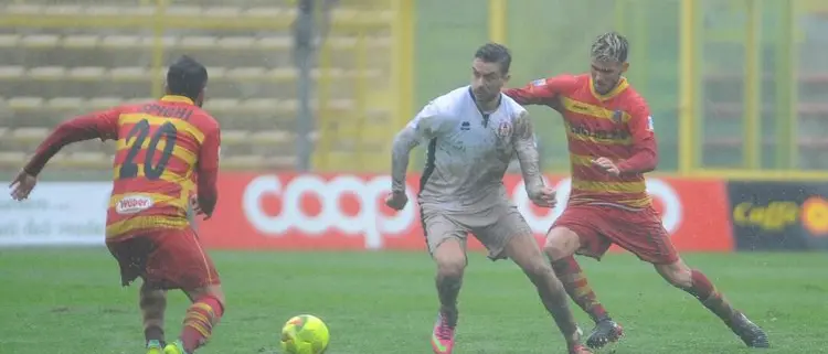 Il Rende succede al Cosenza. Nei derby calabresi nessuno come Trocini