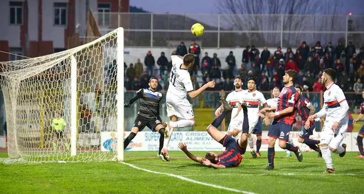 Viterbese-Cosenza, ufficiale la date del recupero. Per i Lupi sarà un tour de force