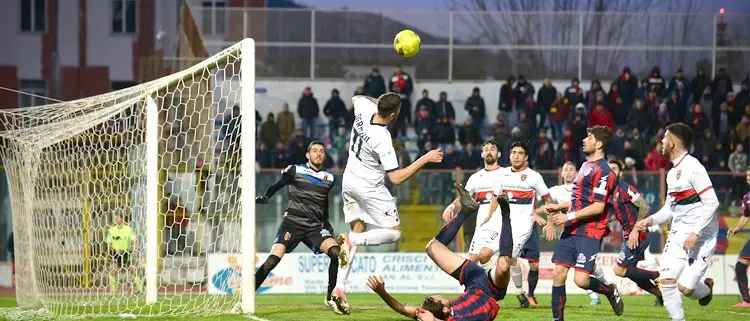 Viterbese-Cosenza, ufficiale la date del recupero. Per i Lupi sarà un tour de force