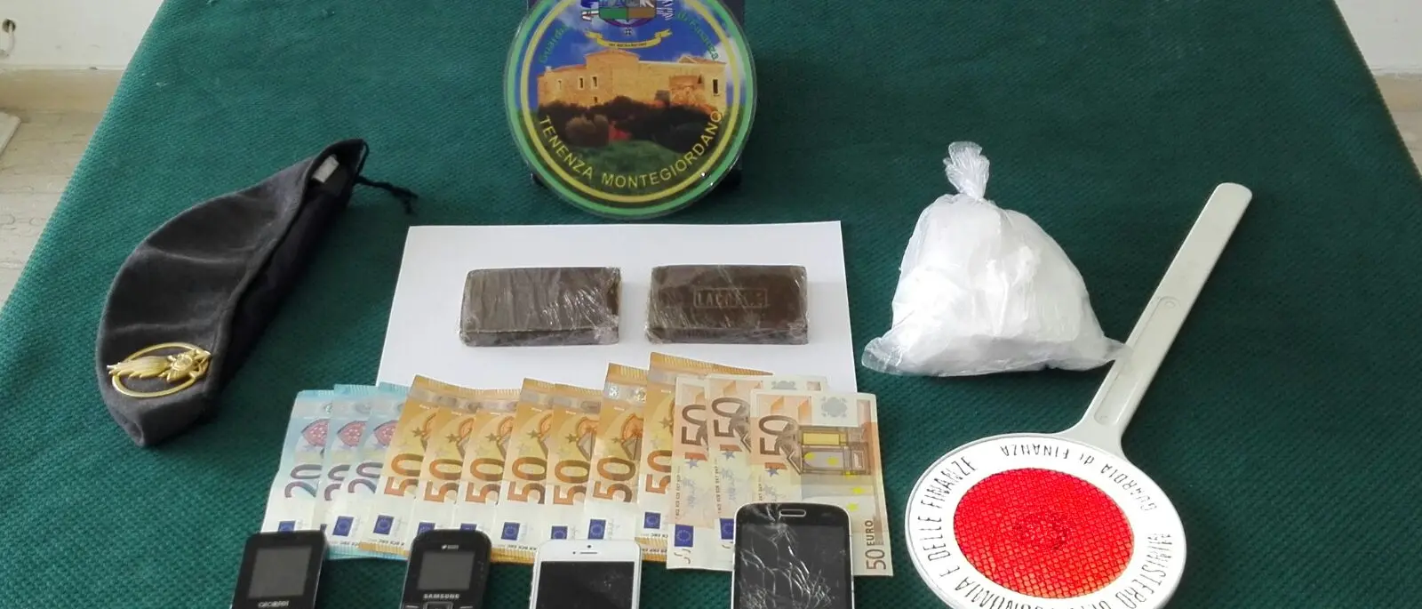 Roseto Capo Spulico, i finanzieri arrestano due corrieri della droga