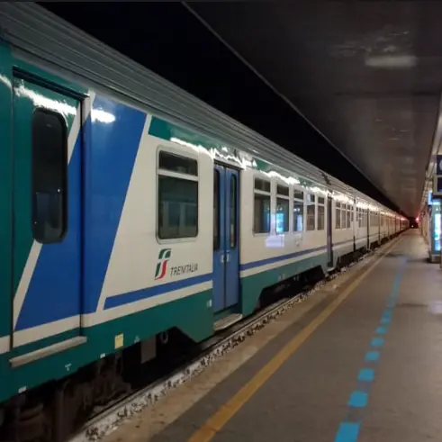 Belvedere Marittimo, treno investe uomo mentre attraversa i binari
