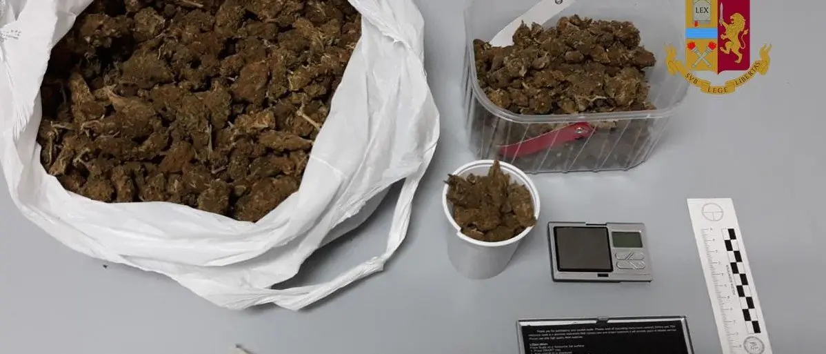 Corigliano-Rossano, due arresti per spaccio di droga e resistenza a pubblico ufficiale