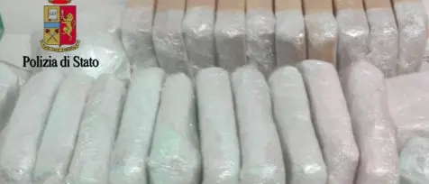 Bari, corriere della droga con 16 kg di eroina: è un cosentino l'uomo arrestato dalla polizia
