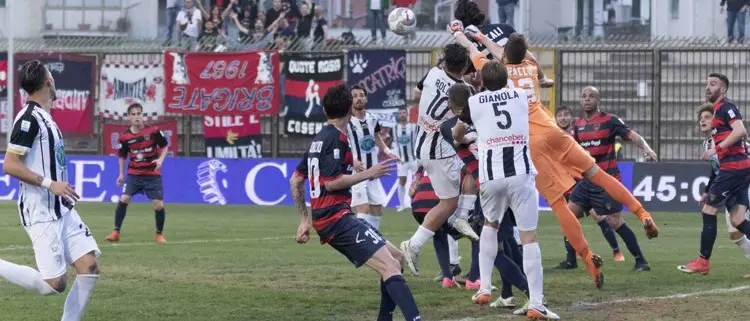 Sicula, mai un gol al Cosenza. Diana fa dietrofront sulle dichiarazioni e vara il 4-3-3