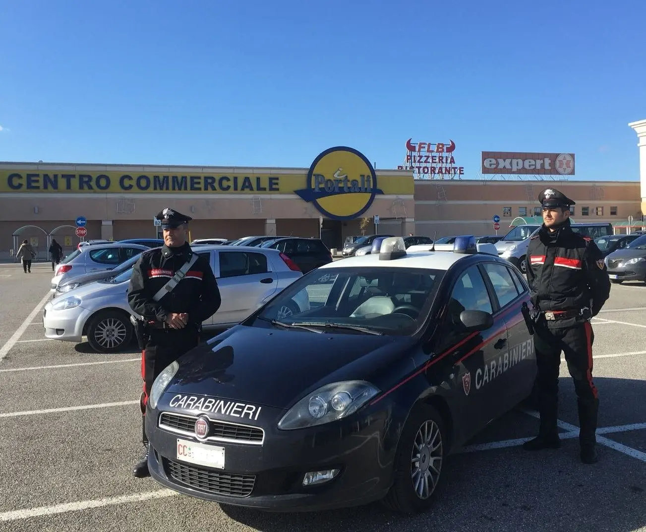 Corigliano e Villapiana, furti in sequenza: i carabinieri arrestano i ladri