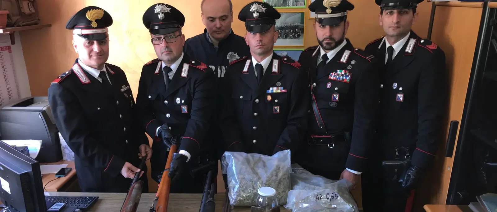 Roggiano Gravina, maxi sequestro di armi e droga: arrestato un pregiudicato