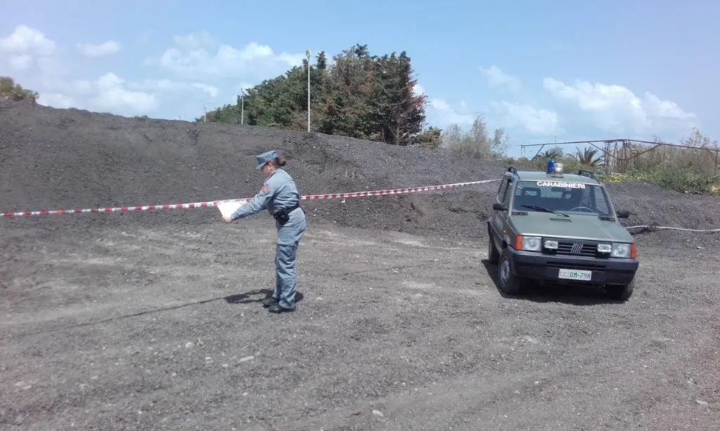 Roseto Capo Spulico, sequestrati 4000 metri cubi di fresato d’asfalto depositato su suolo demaniale