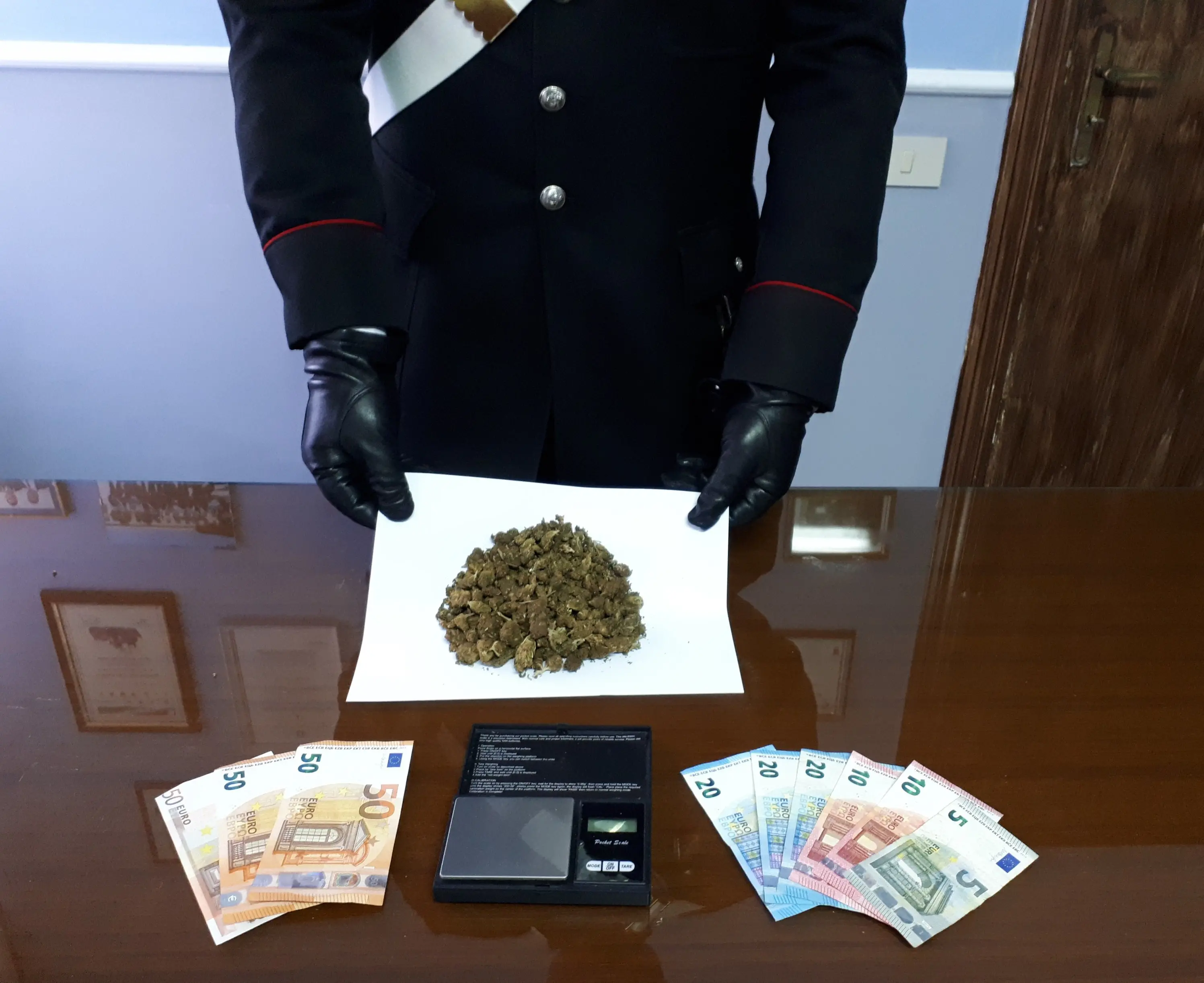 Aprigliano, arresto per spaccio di droga: in manette un 19enne