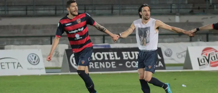 Dermaku: «Cosenza, rifiuterò tutte le offerte. E su Tutino ho buone sensazioni»