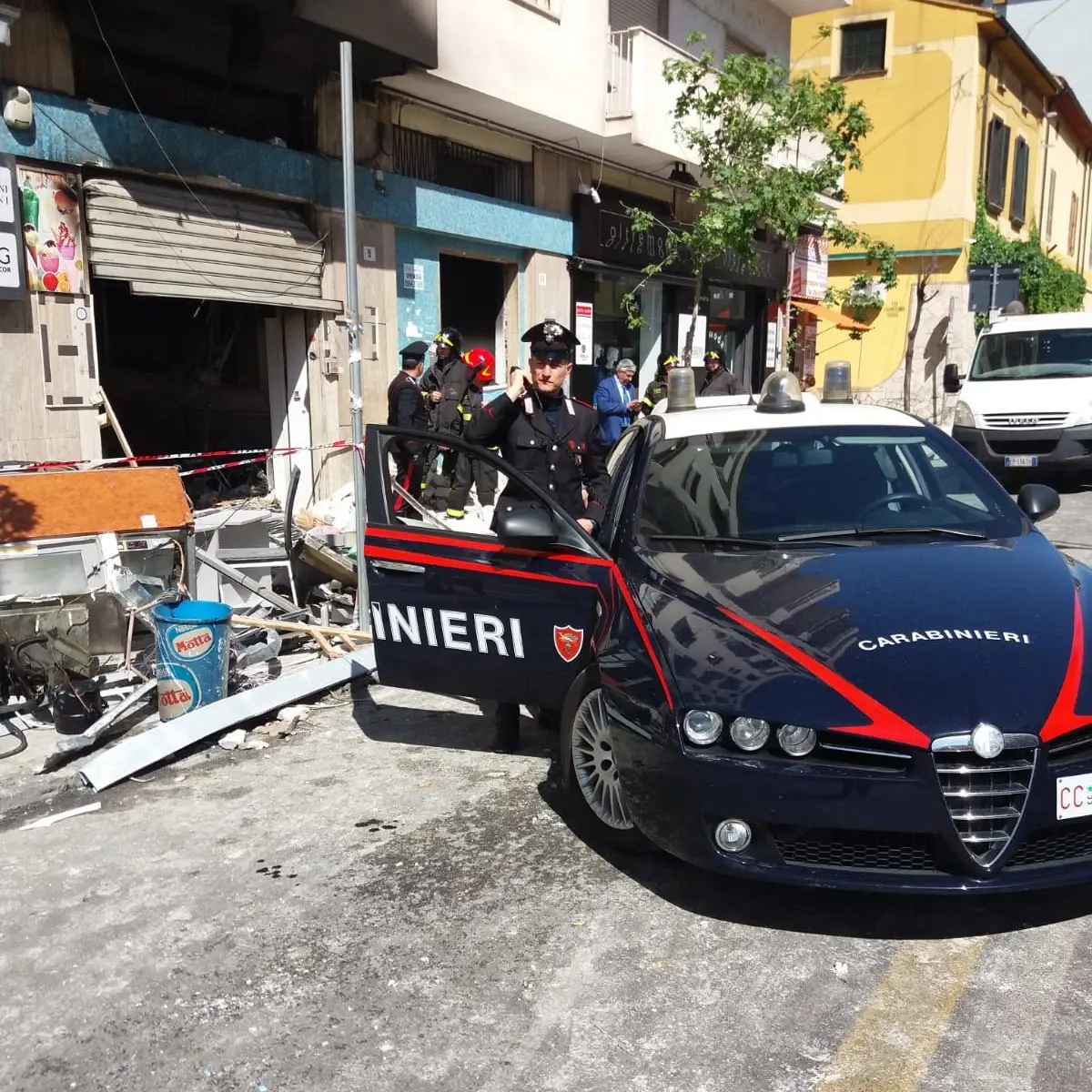 Locali distrutti a Cosenza, indagini serrate: ecco le prime ipotesi