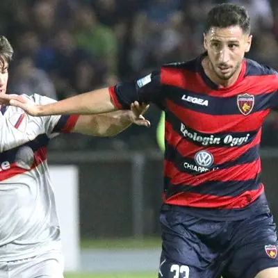 Cosenza, anche Camigliano in uscita? Una squadra di C sul difensore