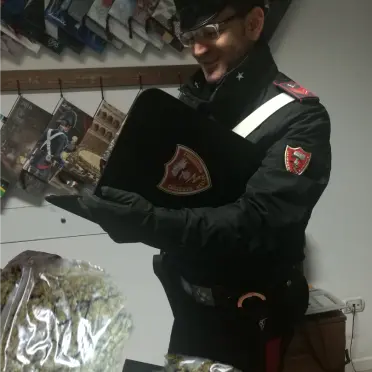 Arresti per droga a Rende, in manette due giovani: sequestrati oltre 4 chili di marijuana