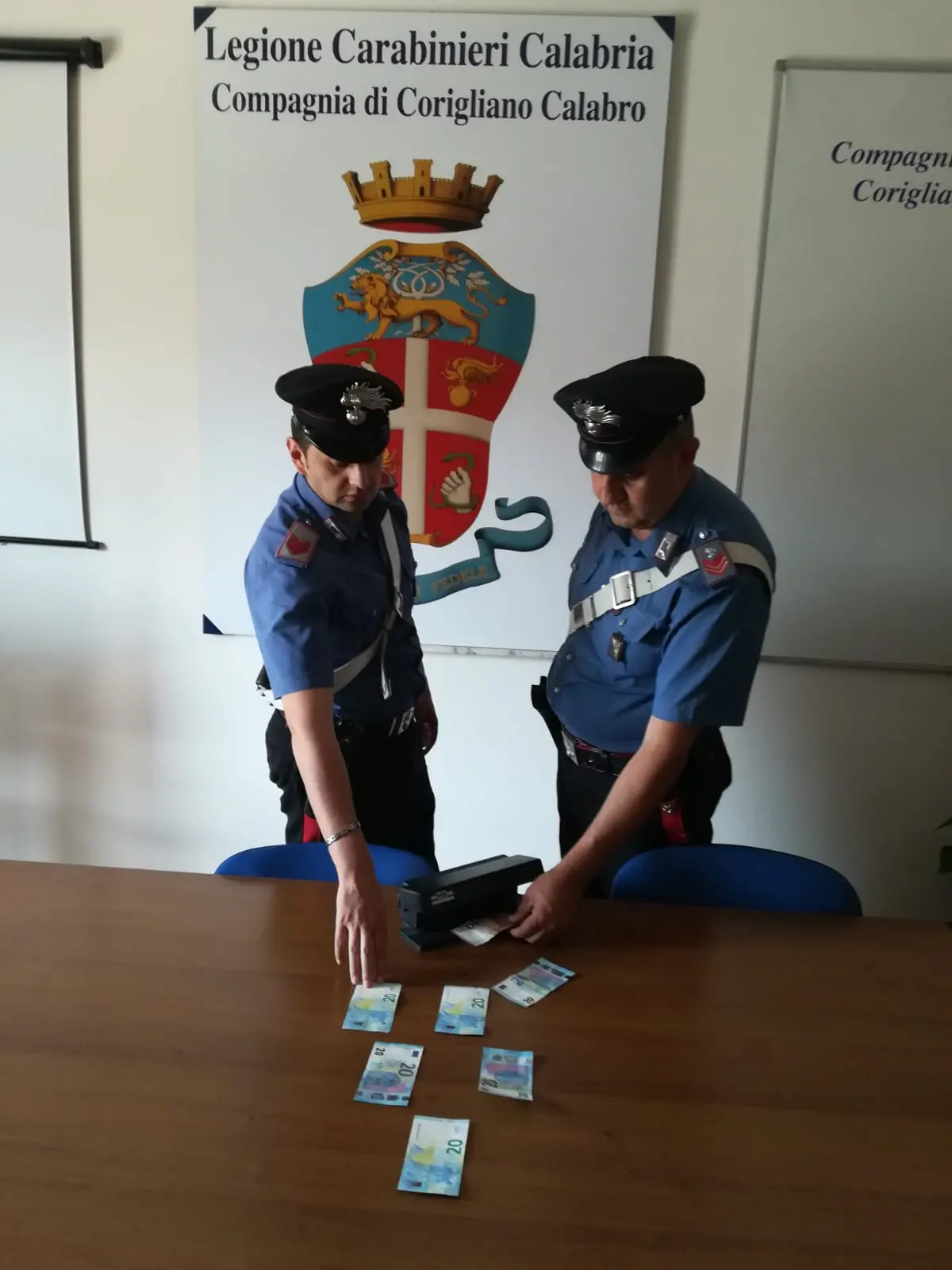 Banconote contraffatte, arrestata una donna: tutto partì da Corigliano