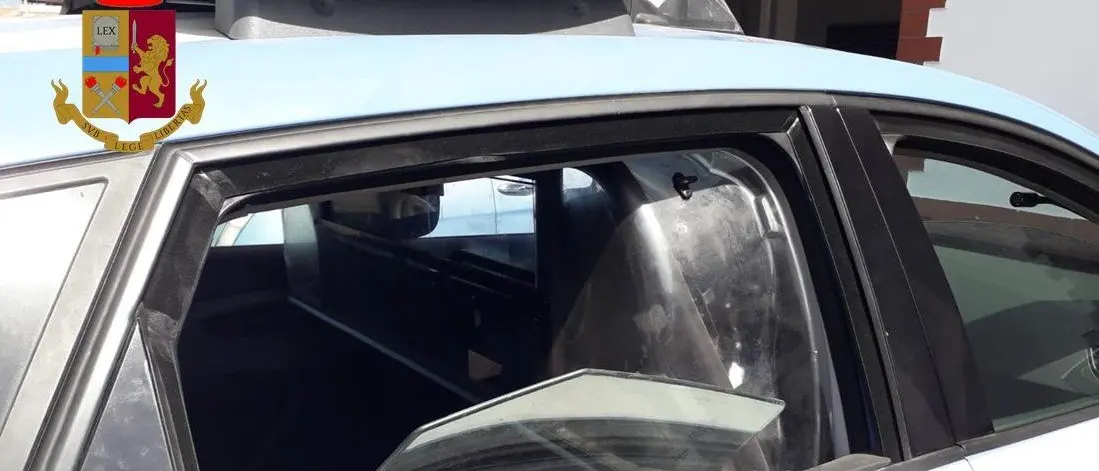 Violenta una donna alla presenza dei due figli minori: un arresto a Cosenza