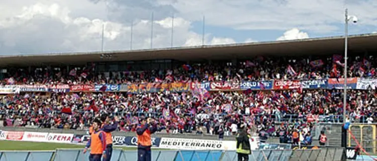 Palazzo dei Bruzi-Cosenza calcio, trovato l'accordo per lo stadio