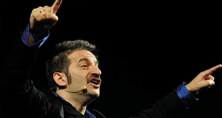 Peppe Voltarelli (ex Parto Nuvole Pesanti): «'U lupu non si spagna. B come Baclet»