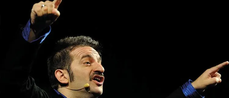 Peppe Voltarelli (ex Parto Nuvole Pesanti): «'U lupu non si spagna. B come Baclet»