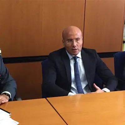 Turbativa d'asta e corruzione, tre arresti: in manette il sindaco di Aieta (e sua moglie)