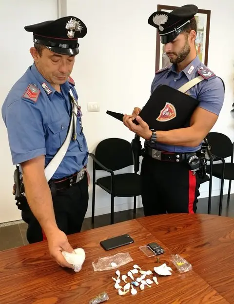 Furti, droga, maltrattamenti in famiglia e truffa: cinque arresti a Rende