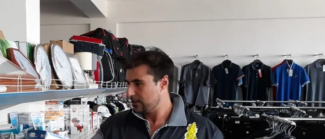 Spezzano Albanese, marchio \"Ce contraffatto\": sequestrati giocattoli e componenti elettronici