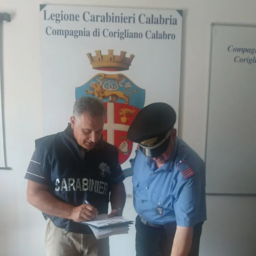 Gli sottrae 200 euro e 60 chili di patate: arrestato per estorsione e ricettazione