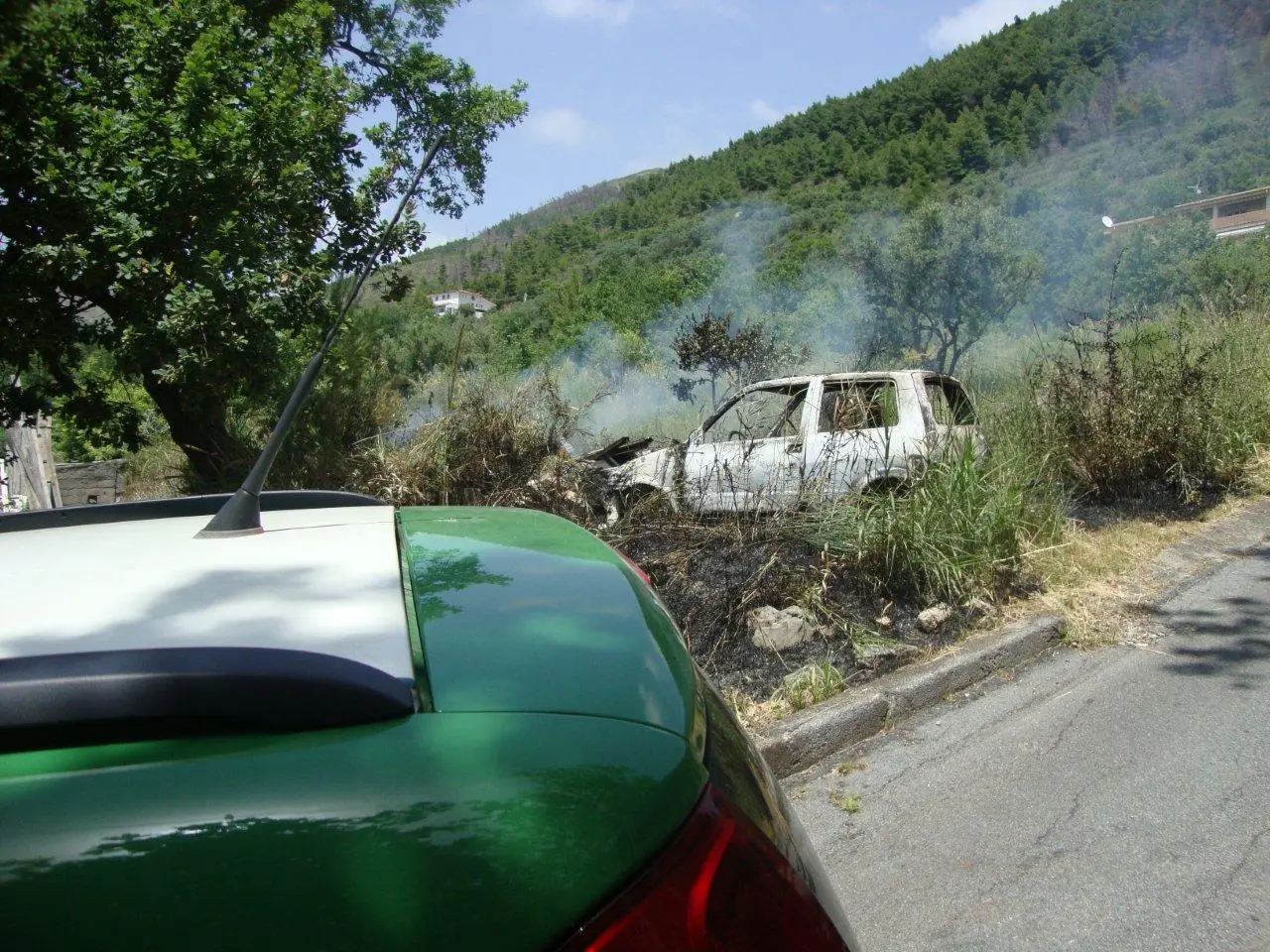Praia a Mare, dà fuoco a residui vegetali: denunciato un uomo