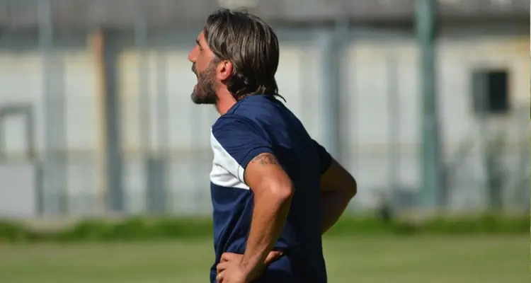 Rende, stasera derby col Catanzaro. Modesto: «Lottare su ogni pallone»