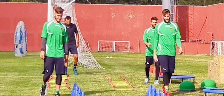 Calciomercato, recapitata al Cosenza un'offerta di prestito per Perina