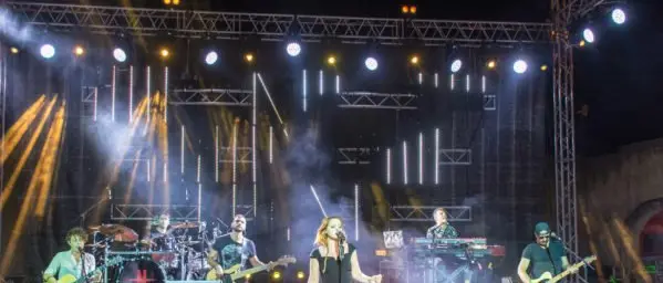 Noemi incanta al Festival Euromediterraneo, ora tocca a Biagio Izzo