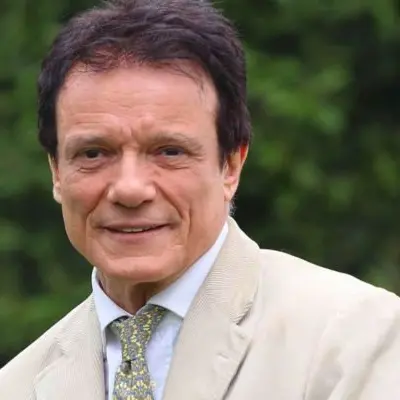 Cetraro, Massimo Ranieri chiude il Summer Fest. Applausi per Peppino di Capri