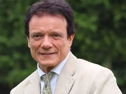 Cetraro, Massimo Ranieri chiude il Summer Fest. Applausi per Peppino di Capri