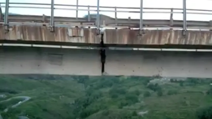 San Nicola Arcella, il ponte visto da un drone: ecco il video
