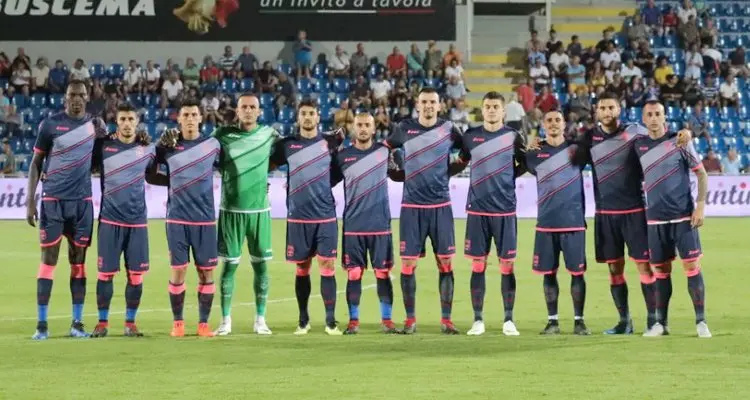 Il Rende dà la \"sveglia\" al Crotone (2-1). Dal mercato arriva Maddaloni