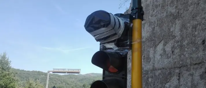 Ponte Cannavino, i timori dei cittadini: scoppia la polemica sui semafori [FOTO]