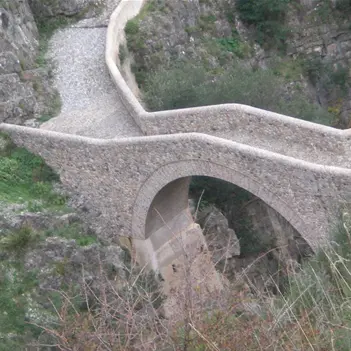 Civita, tolti i sigilli al Ponte del Diavolo. Ecco il provvedimento
