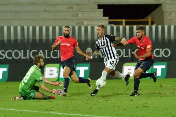Cosenza-Ascoli: le probabili formazioni e dove vederla in tv e sul web