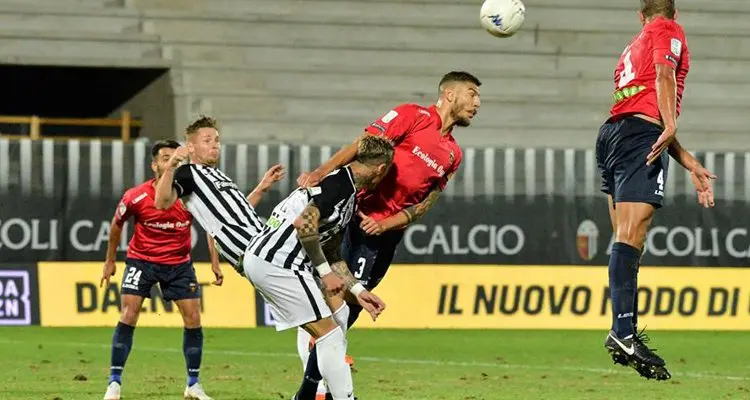 Per i tifosi il migliore è stato Dermaku. Ecco la media delle vostre pagelle