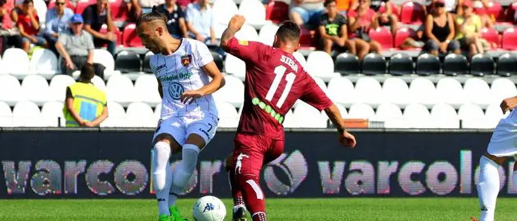 Cosenza battuto da due rigori. Il Cittadella vola con capitan Iori
