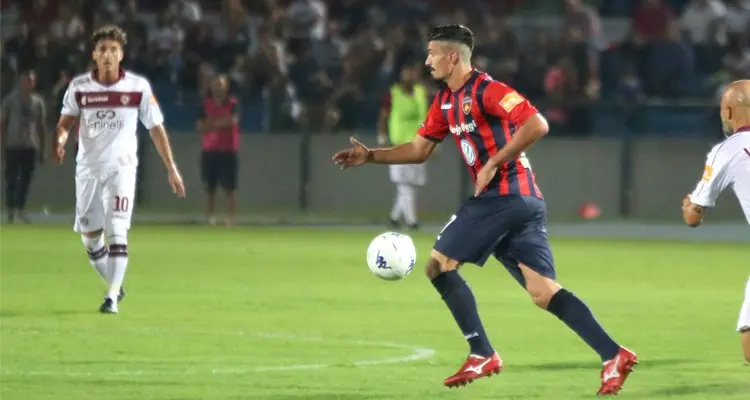 Varone-Carrarese, fumata bianca vicina per il centrocampista del Cosenza