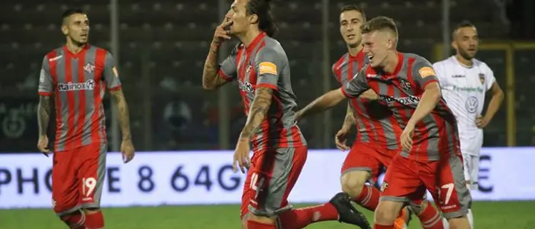 Poco Cosenza allo \"Zini\". La Cremonese passa con Mogos e Paulinho