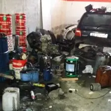 Meccanico smaltiva irregolarmente rifiuti speciali prodotti: denunciato