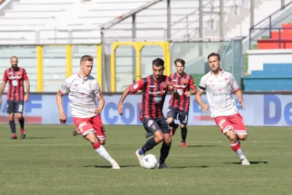 Verona e Benevento ko, oggi il Pescara. Tabellini e voti del 6° turno di Serie B