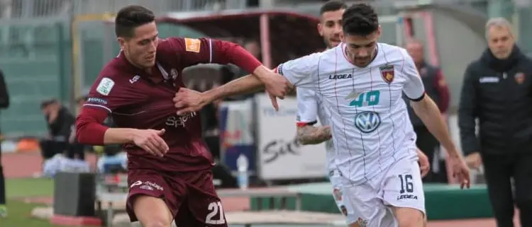 Cosenza, ko che brucia. Il Livorno sfrutta l'occasione (2-0)