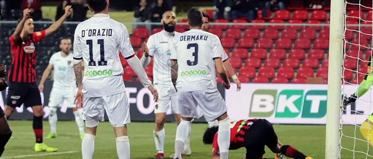 Dermaku: «Il Cosenza meritava di vincere. L'autogol? Fuorigioco netto»