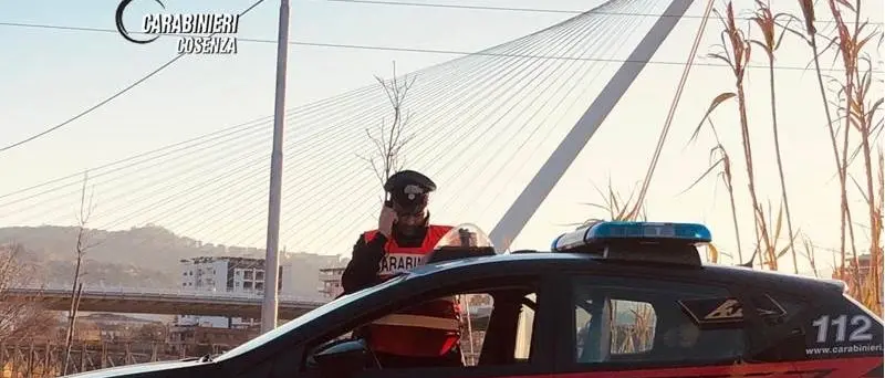 Cosenza, spacciava droga mentre era agli arresti domiciliari