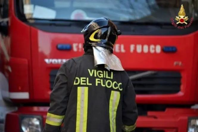 Praia a Mare, incendio nella struttura che ospita un noto supermercato