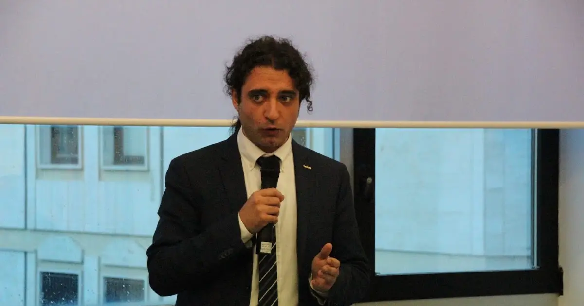 Nel M5S passa la linea dei deputati calabresi: «Alle Regionali ci saremo»